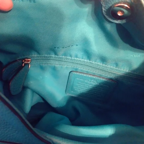 Coach Edie 31 Shoulder Bag Pebble Leather - Picture 13 of 16